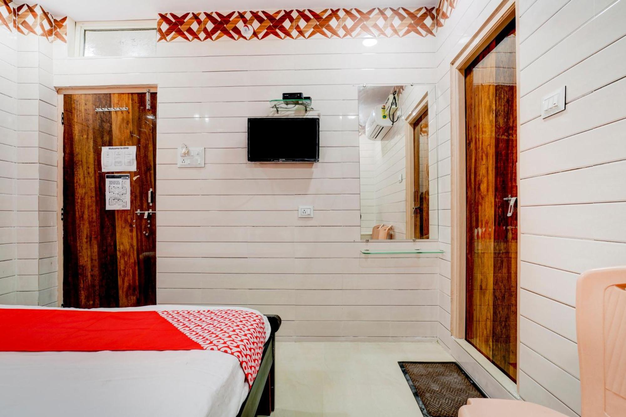 Hotel O Aroma Classic Near Nampally Main Railway Station Hyderabad Ngoại thất bức ảnh