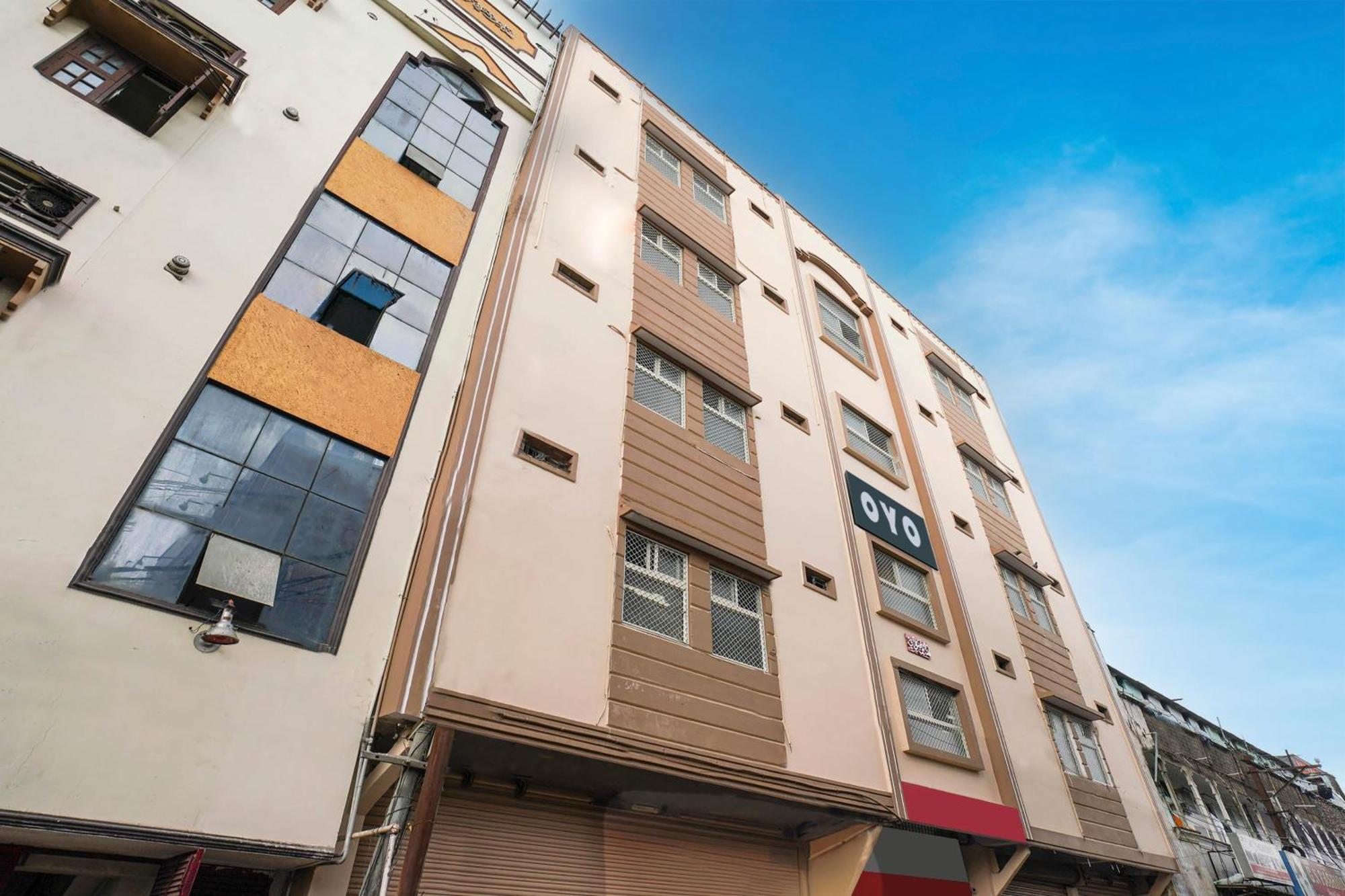 Hotel O Aroma Classic Near Nampally Main Railway Station Hyderabad Ngoại thất bức ảnh