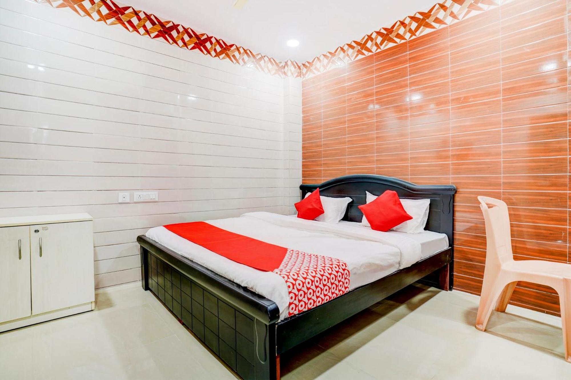 Hotel O Aroma Classic Near Nampally Main Railway Station Hyderabad Ngoại thất bức ảnh