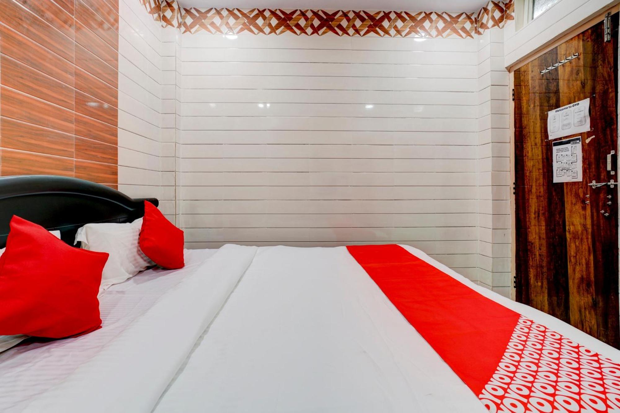 Hotel O Aroma Classic Near Nampally Main Railway Station Hyderabad Ngoại thất bức ảnh